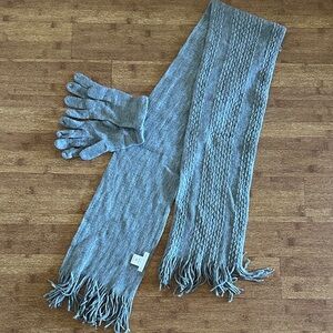 New York & Company Light Gray Knit Scarf and Glove Set
